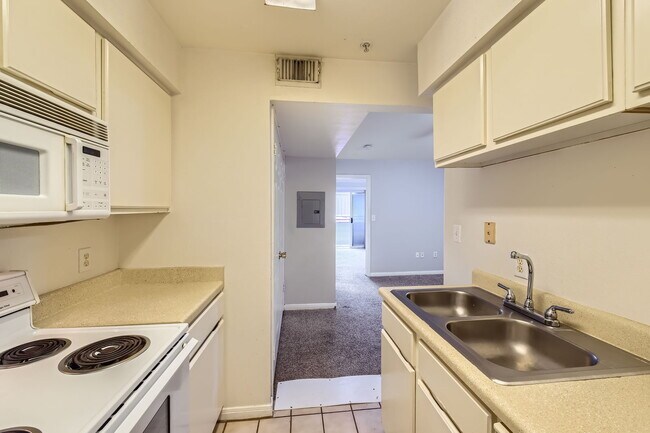 Foto del edificio - "Charming 1-Bedroom Haven in Austin's Hear...
