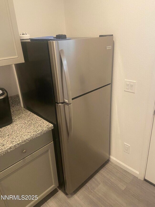 Foto del edificio - 442 E 7th St
