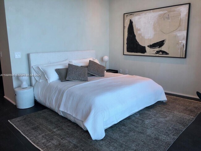 Foto del edificio - 650 NE 32nd St