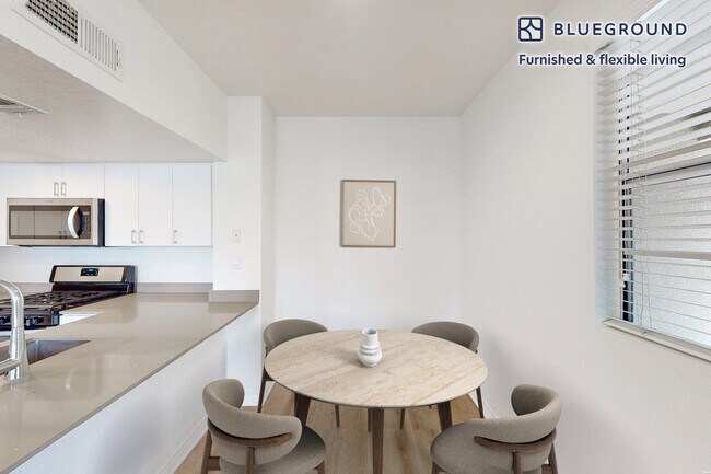 Foto del edificio - 351 Hodencamp Rd