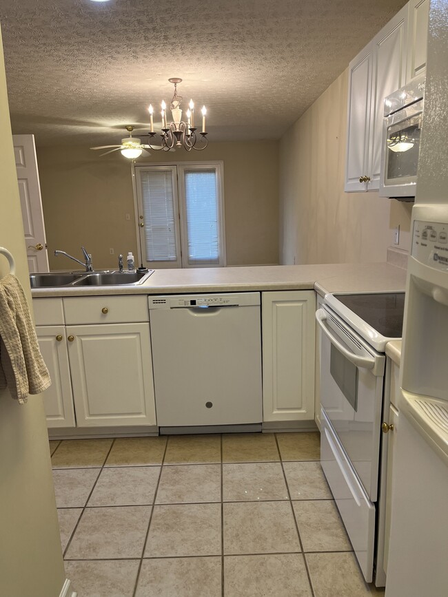 Kitchen area - 129 Perkins Pl
