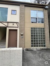 Building Photo - 4343 Travis St