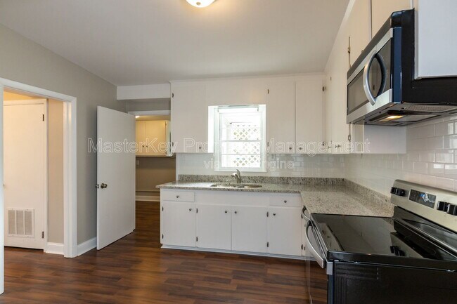 Foto del edificio - 6313 Johnsdale Rd