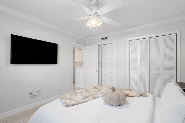 Foto del edificio - 3215 W Swann Ave