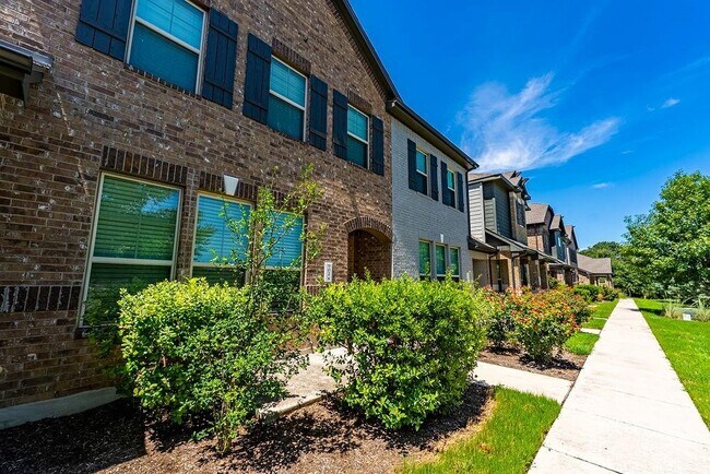 Building Photo - 7220 Wyoming Springs Dr