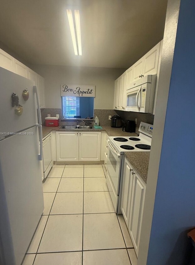Foto del edificio - 7145 NW 173rd Dr