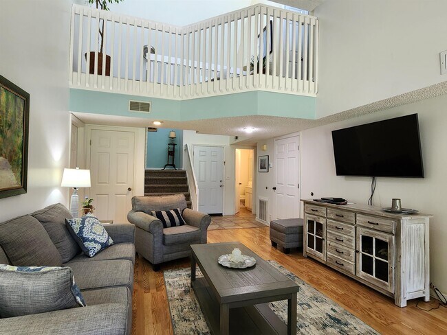 Foto del edificio - 166 Tall Pines Way