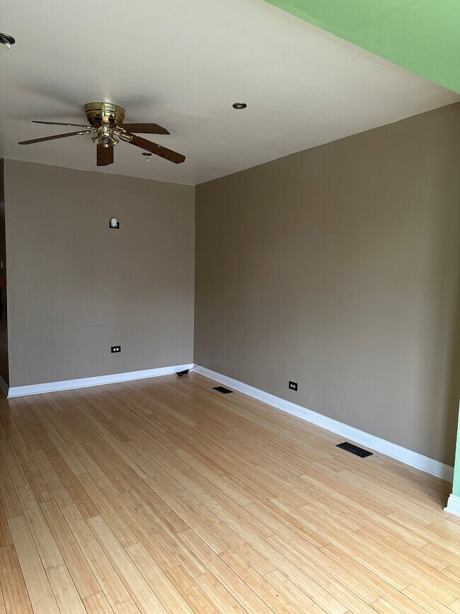Foto del edificio - 2521 N Linder Ave