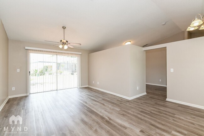 Building Photo - 2581 Sage Dr