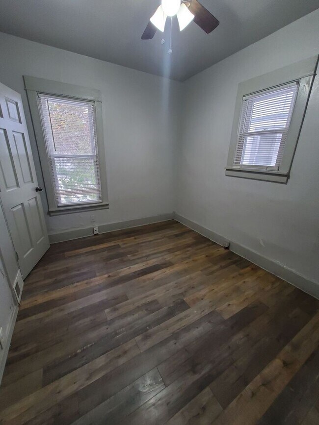 Foto del edificio - 2539-2541 N 44th St. (Duplex)
