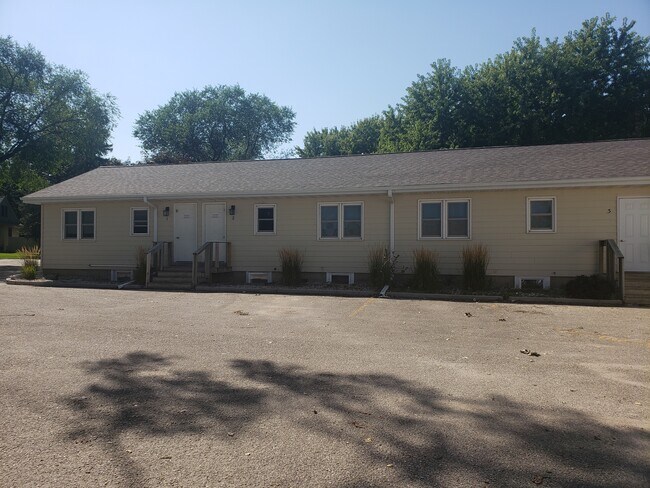 Building Photo - 649 Faculty Dr