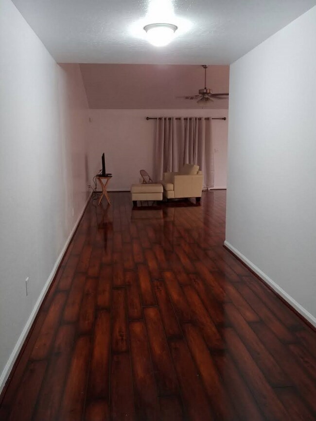 Foto del edificio - 374 S Renn Ave