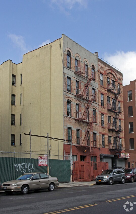 Foto del edificio - 6 E 132nd St