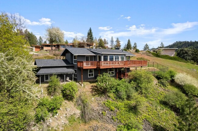 Building Photo - 2680 E Fernan Hill Rd