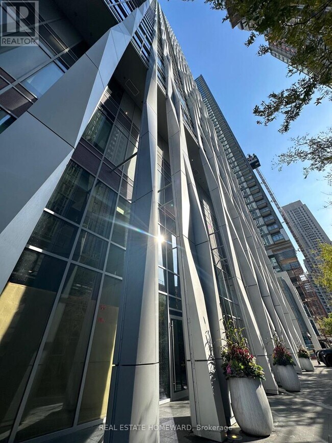 Photo du bâtiment - 1 Yorkville Ave