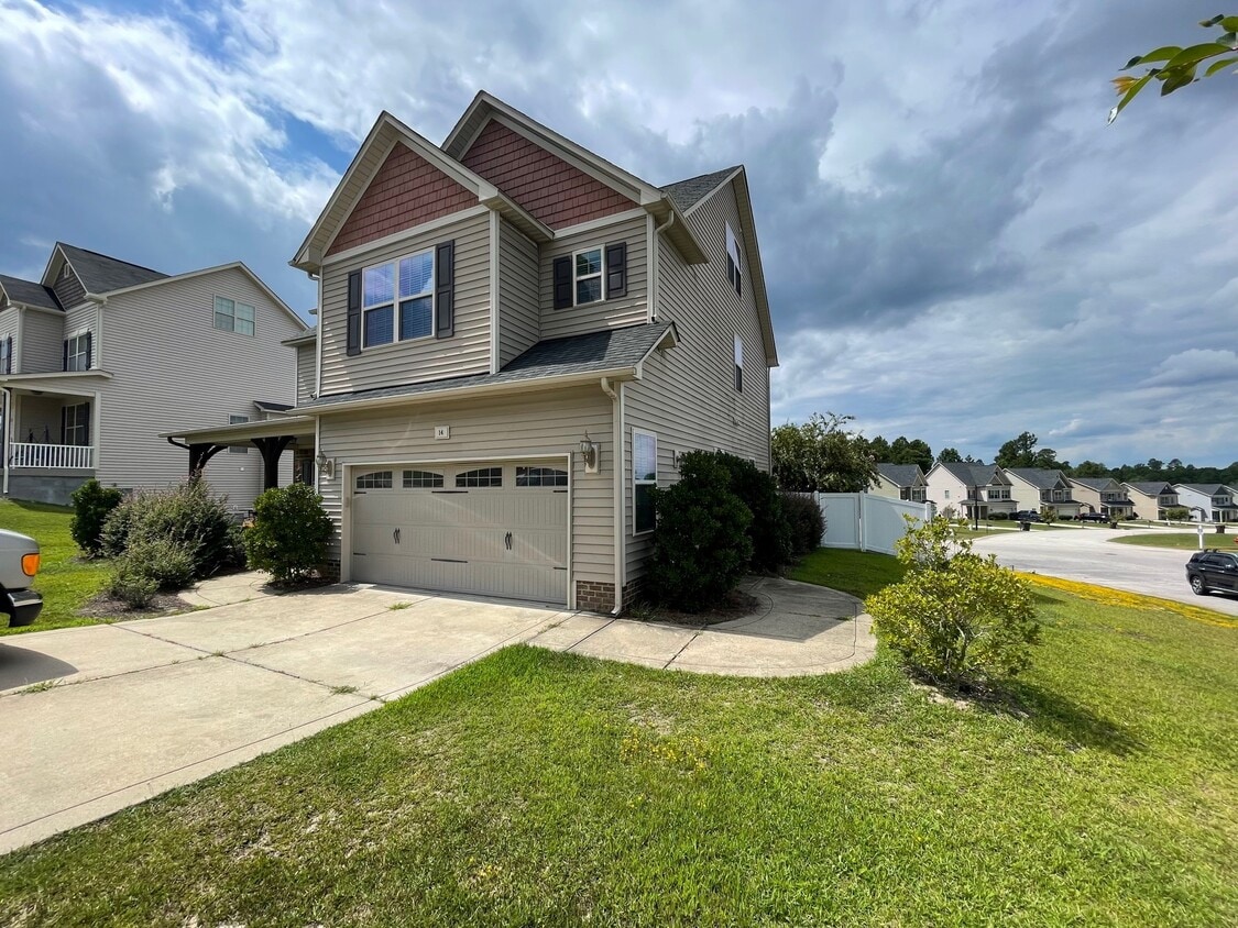 Front - 14 Marquis Dr