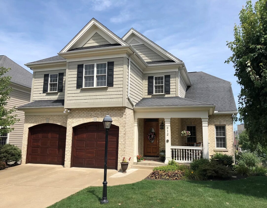 Primary Photo - 912 Suncrest Pl