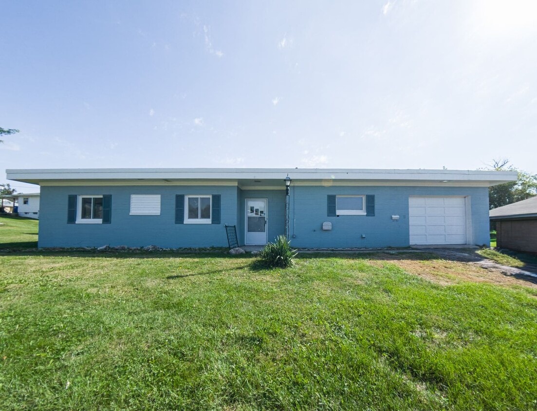 Primary Photo - 3 Bedroom One Bathroom updated home