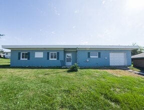 Building Photo - 107 Taft St