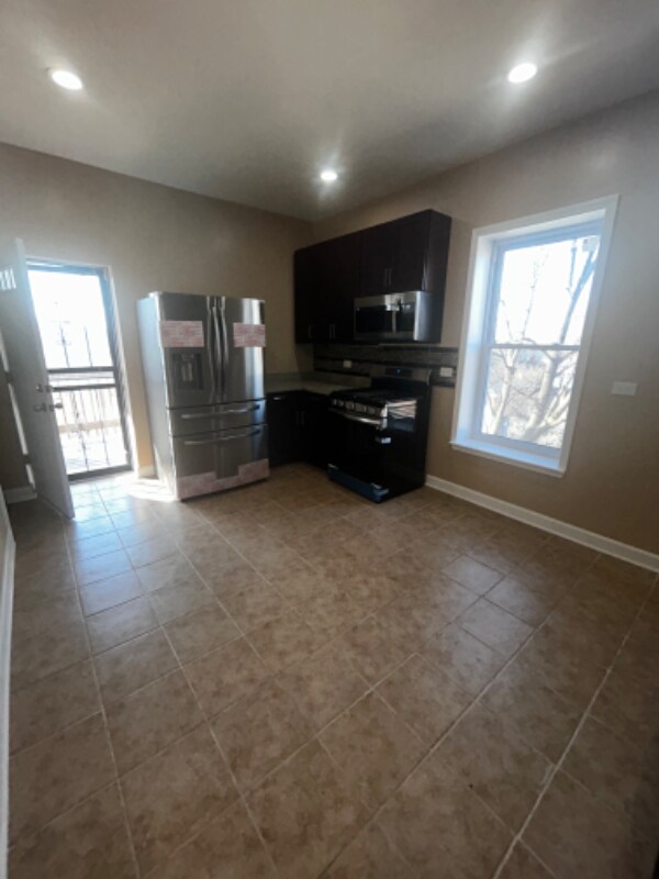 Primary Photo - 3857 W Monroe St