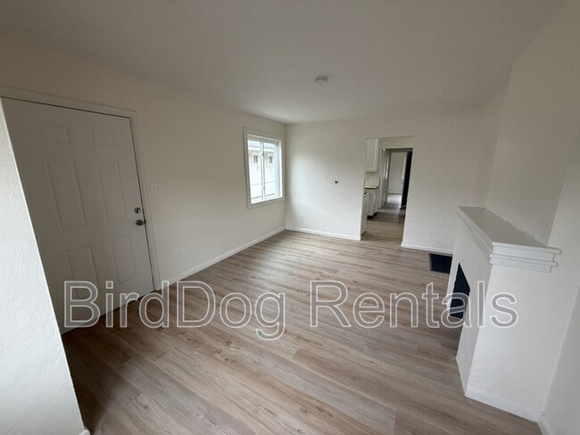 Building Photo - 710-712-712 Frebis Ave