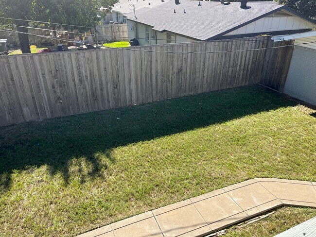 Building Photo - 12404 Sunland St