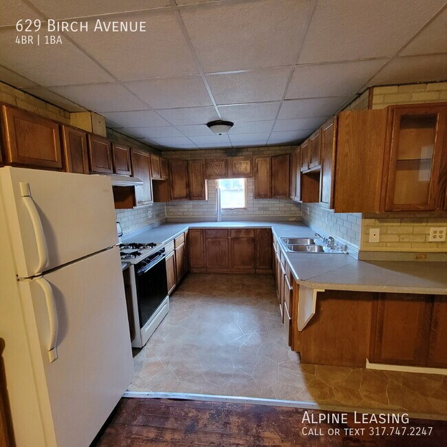 Foto del edificio - 629 Birch Ave