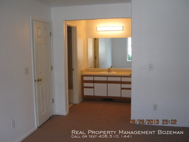 Foto del edificio - 3018 West Villard Street Unit D