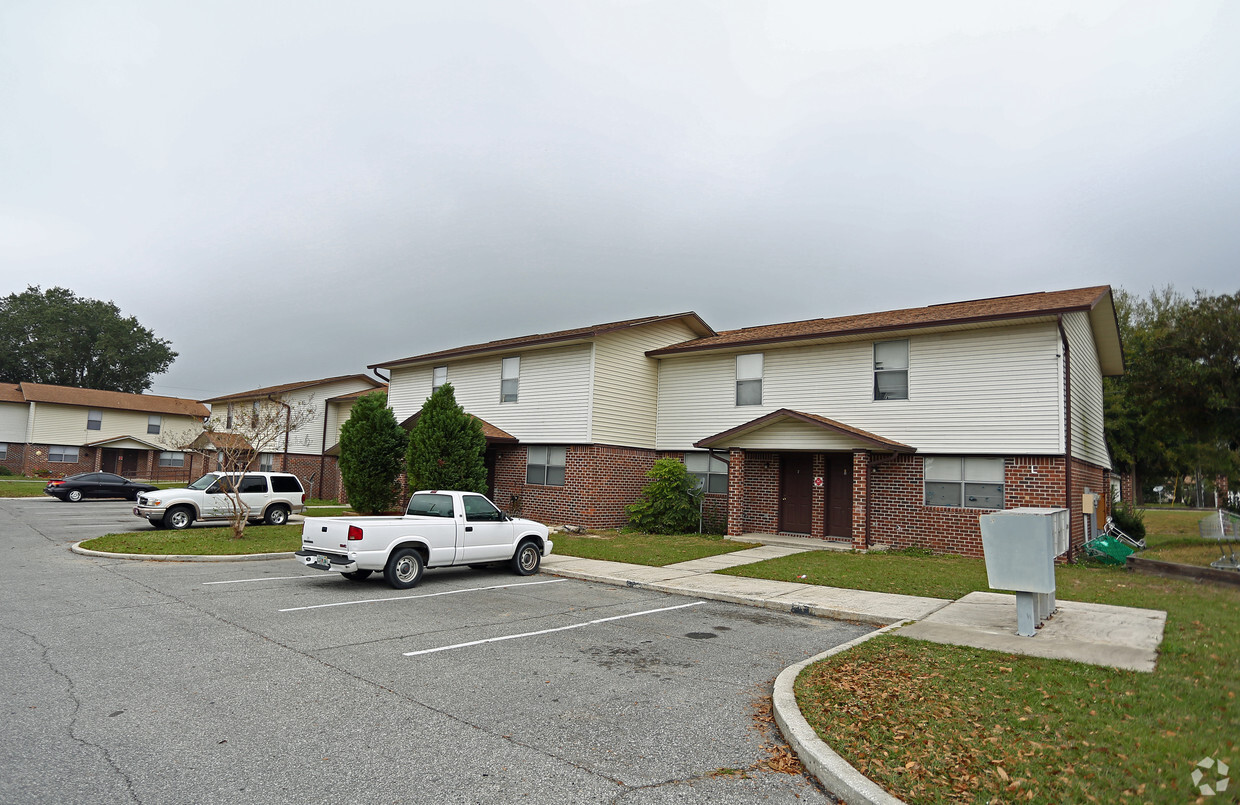 Primary Building Exterior - Orangemont Village Apartments