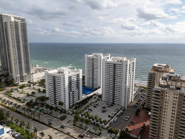 Foto del edificio - 1904 S Ocean Dr