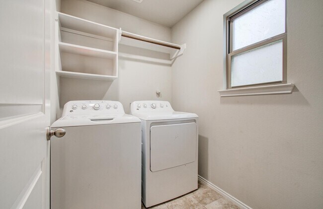 Building Photo - 32038 Quail Terrace Ln