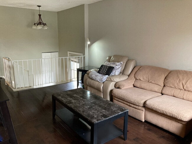 Photo du bâtiment - 1203 Afton Dr