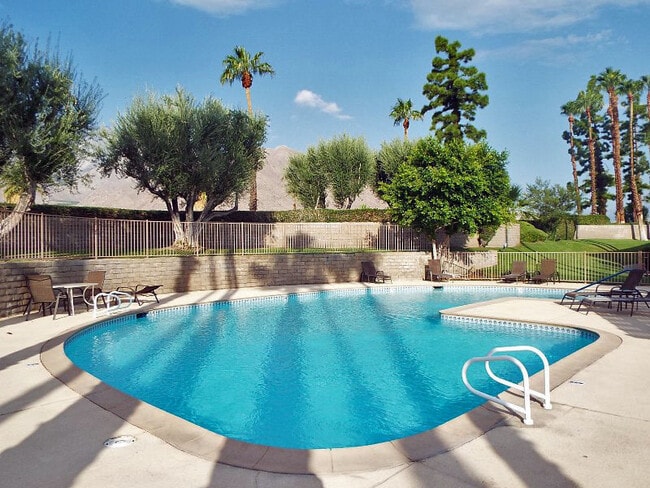 Building Photo - Palm Springs Villas - One Bedroom Condo