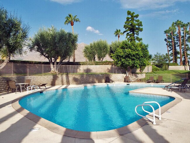 Foto del edificio - Palm Springs Villas - One Bedroom Condo