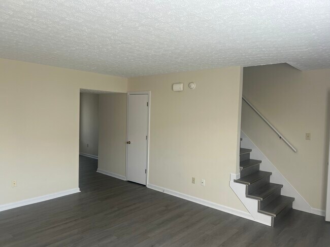 Building Photo - 3260 Spring Hollow Ave