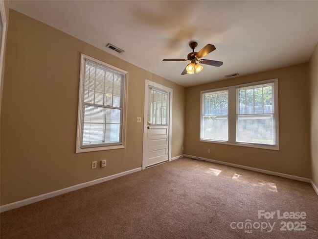 Building Photo - 1433 Pecan Ave