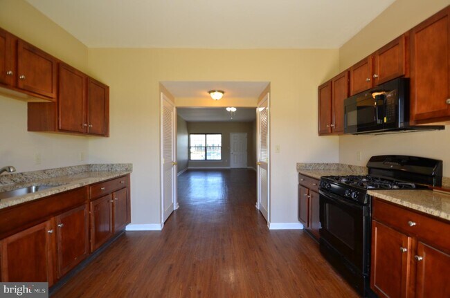 Foto del edificio - 213 Huntington Ln