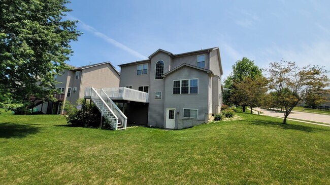 Building Photo - 6903 N Ironwood Dr
