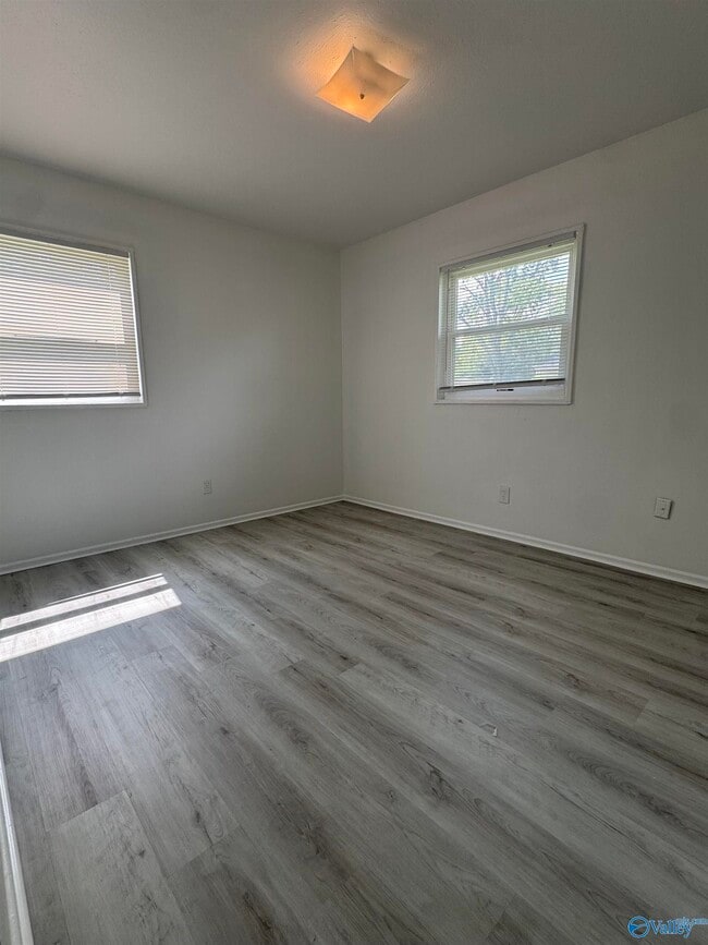 Foto del edificio - 3808 Colton Ln NE
