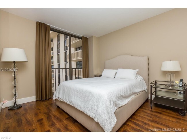 Foto del edificio - 19707 Turnberry Way