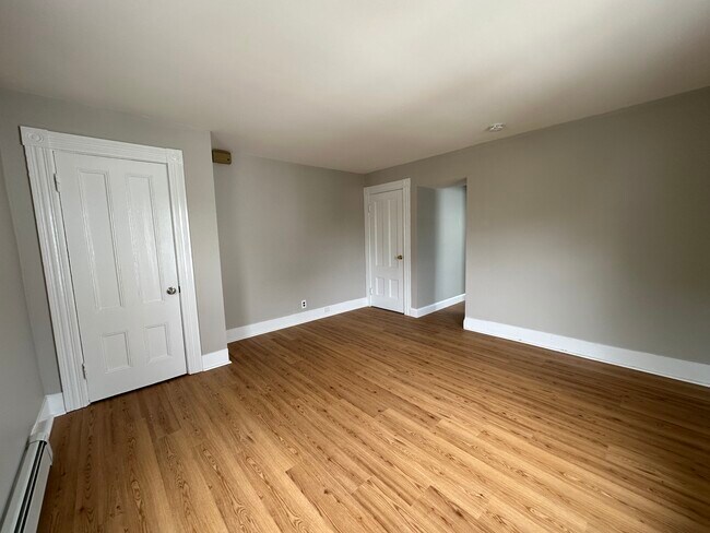 Room - 50 Adams St