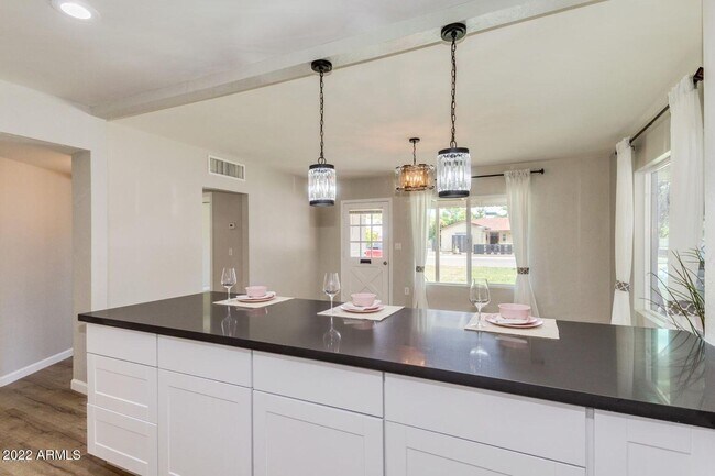 Foto del edificio - 2030 N 38th Pl