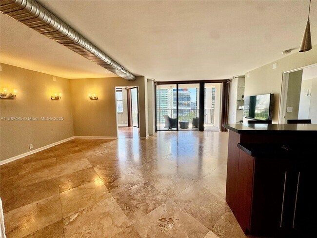 Foto del edificio - 1901 Brickell Ave