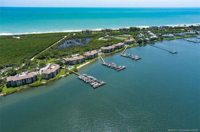 Foto del edificio - 4540 NE Sandpebble Trce