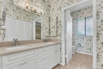 Building Photo - 2560 NW Seagrass Dr