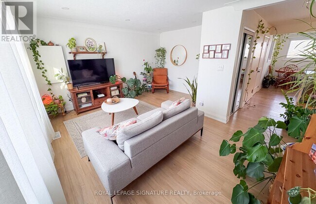 Building Photo - 437 Upper Kenilworth Ave