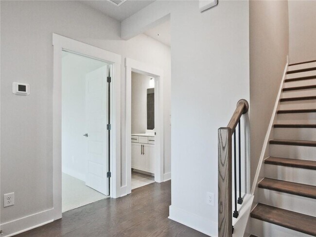 Foto del edificio - 1012 Knoxboro Ln