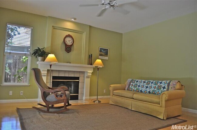 Foto del edificio - Comfortable Contemporary  Furnished home