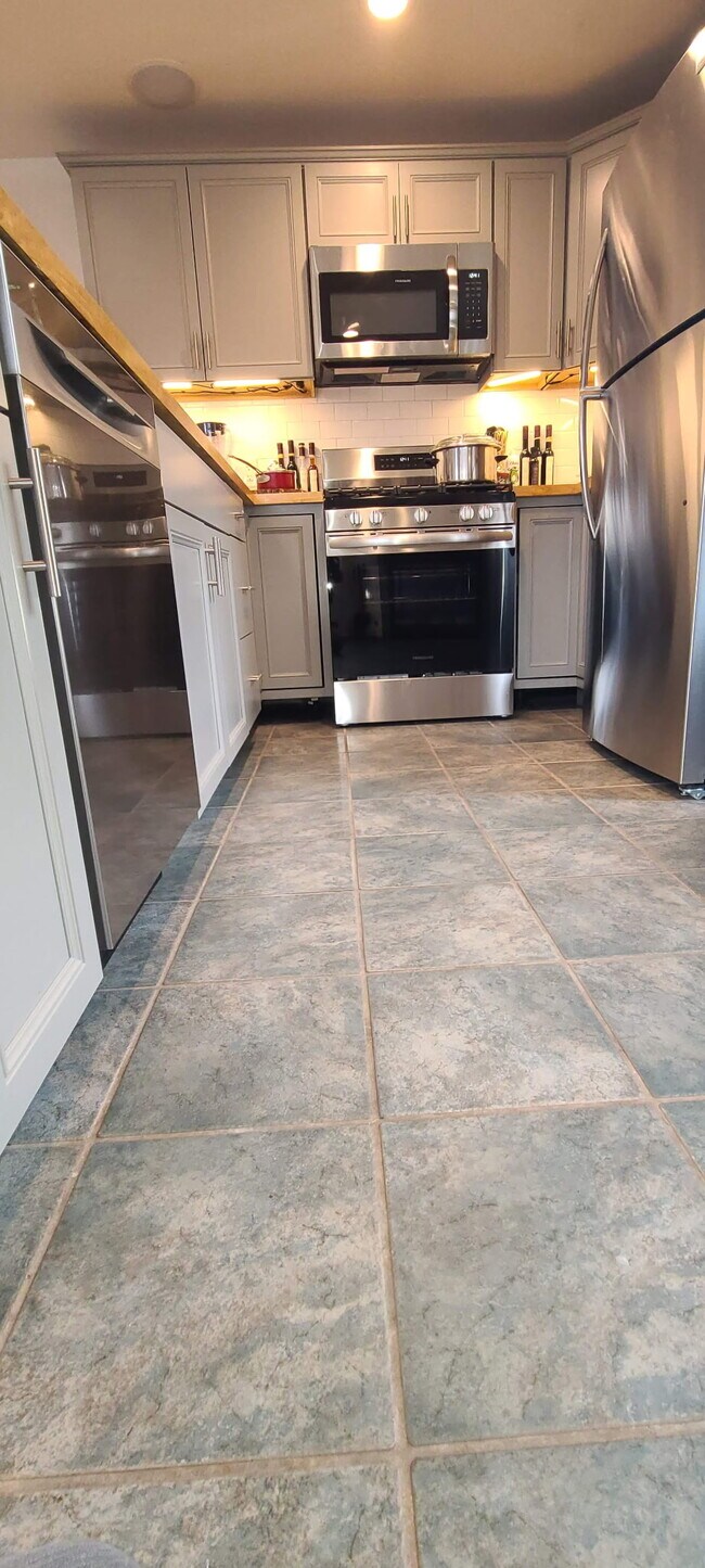 Foto del edificio - 8140 E Woodson St