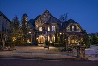 Building Photo - 2170 Heathermoor Hill Dr NE